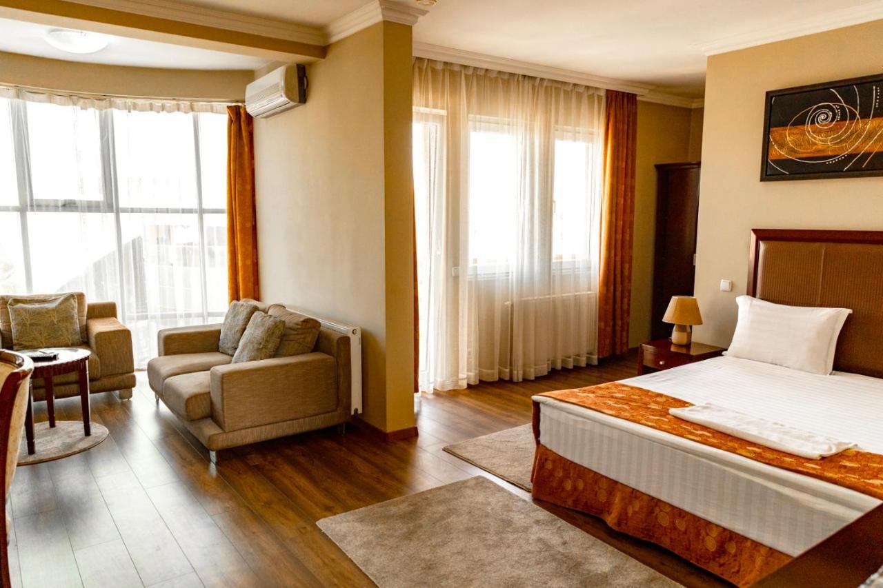 Boutique Hotel Igmas, Prishtina Priștina Exterior foto