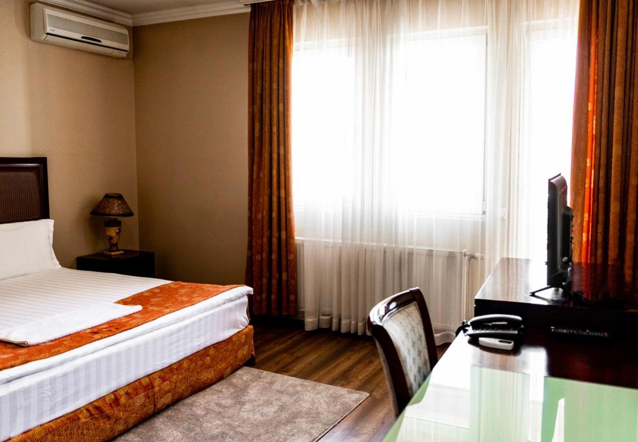 Boutique Hotel Igmas, Prishtina Priștina Exterior foto